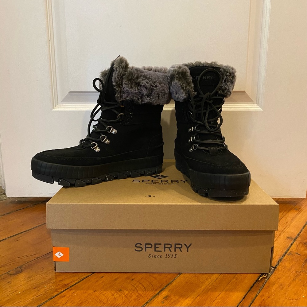 Sperry Women's Torrent Lace Up Winter Boot, Size 8